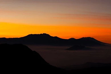 Weekend iPad Wallpapers – Sunrise At Java And Subtle Papers