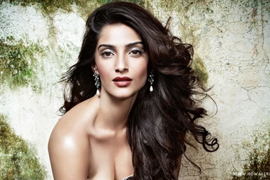 Bollywood Actress Sonam Kapoor Wallpapers