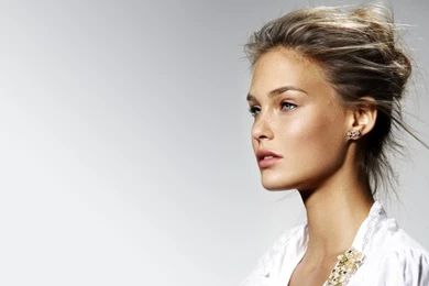 Bar Refaeli HD 1366x768