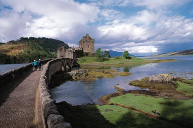 Caledoniatopia: A Lovely Photo Of Eilean Donan Castle In The ...