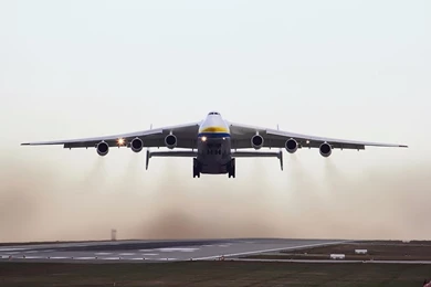 Worlds_Largest_Aircraft_Antonov_An 225_Mriya_Takeoff.jpg
