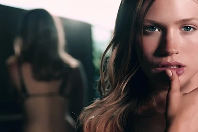 January jones gorgeous 1024x600 wallpaper 9086.jpg