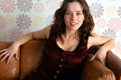 Linda Cardellini Wallpapers 2.jpg