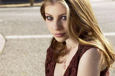Women michelle trachtenberg wallpaper wide 5fd7cbbc45010f147c06926c44aff0b7 large 10796.jpg
