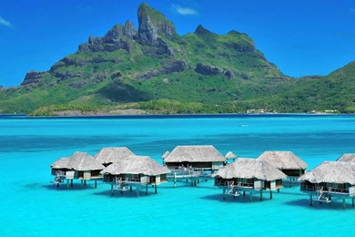 Aqua Blue Lagoon And Luxury Water Villas At Bora Bora Tropical ...