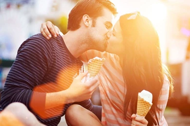 Romantic Couple Kissing Hd Wallpapers   Navut Blog
