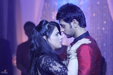 Romantic Couple RV And Ishani In Meri Aashiqui Tum Se Hi Hd ...