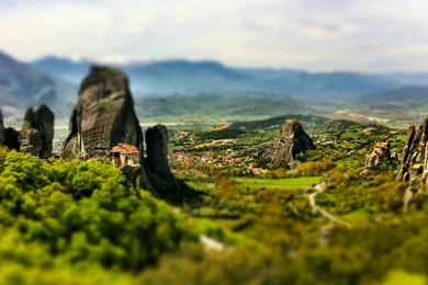 Miniature Meteora Wallpapers