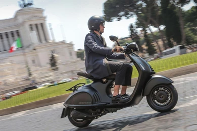 Download Amazing Vespa 946 Emporio Armani Top Speed Wallpapers HD ...