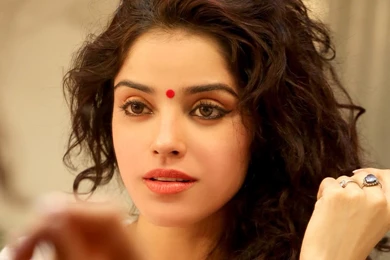 Pia Bajpai Bollywood Actress Wallpapers HD Download Desktop