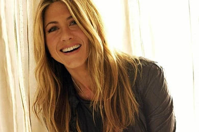 Jennifer Aniston Cute Smile Full HD Wallpaper 1024x768.jpg