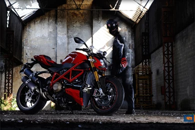 2011 Ducati Streetfighter S Wallpapers   Mbike.com