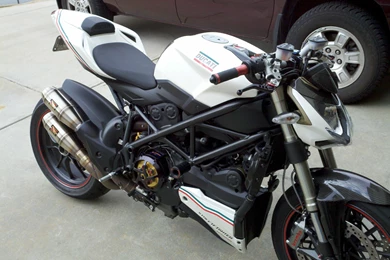 Motorcycle wallpapers ducati streetfighter white wallpaper 34946.jpg