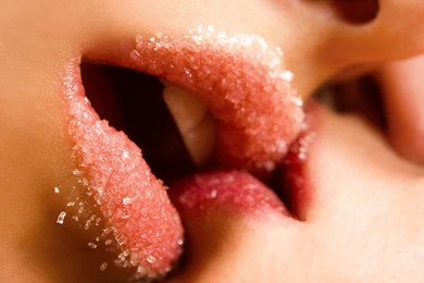 French Kiss Wallpapers 93540