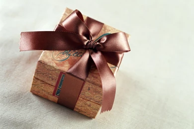 Birthday Gift HD Wallpaper.jpg