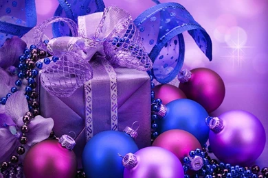 CHRISTMAS GIFTS WALLPAPER   (