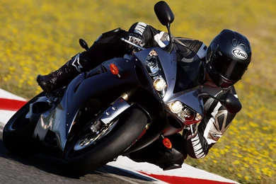 Yamaha YZF R1 Widescreen Wallpapers