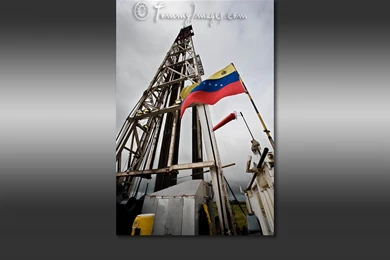 Free Computer Desktop Wallpaper: Oil Rig And Venezuelan Flag