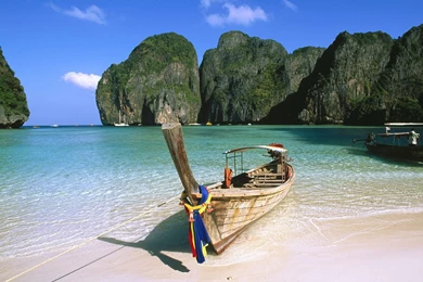 Boat On The Beach, May Bay, Phi Phi Island, Thailand HD Wallpapers