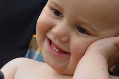 1636_Desktop Images Babies Backgrounds Sweet Baby Toothy Smile_1600x1200.jpg