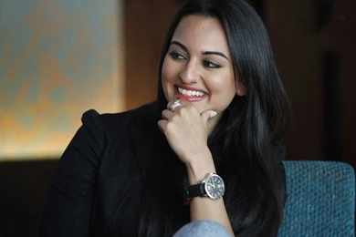 Sonakshi Sinha Latest Hot Photos.jpg