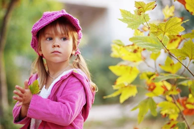 Cute Child In Park Wallpapers