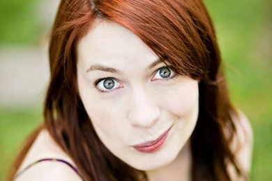 Download 1024x768 Felicia Day Portrait Wallpapers