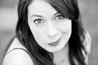 Download Felicia Day Portrait Screensaver For Amazon Kindle DX