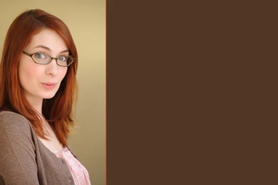 Download Felicia Day Wallpapers 1680x1050