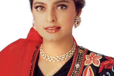 Juhi Chawla   Topmostcelebrity.orgtopmostcelebrity.org