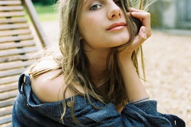 Melanie Laurent Photo, Pics, Wallpapers   Photo