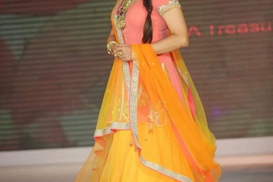 Indian Actress Juhi Chawla HD Wallpapers