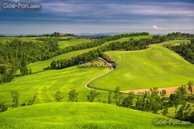 560281_toskana_italiya_polya_vid_s_verhu_8000x5323_www.Gde Fon.com.jpg