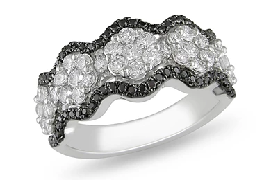 RDF_108736_34_18K_WHITE_GOLD_BLACK_AND_WHITE_DIAMOND_RING_zoom.jpg