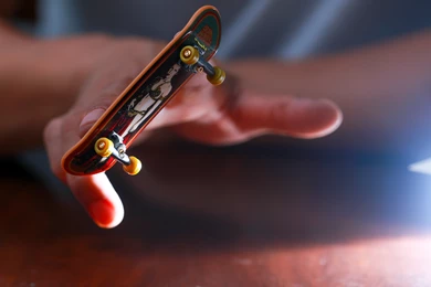 How To Do Tricks On Your Tech Deck: 6 Steps (with Pictures)