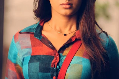 Eega Movie Samantha Stills HD Wide Wallpapers   640x960 Resolution