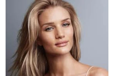 Download 4K Rosie Huntington Whiteley Wallpapers