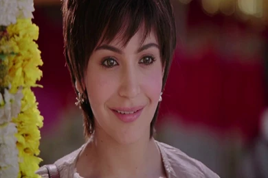Cute Beautiful Smile Face Of Actress Anushka Sharma HD Image