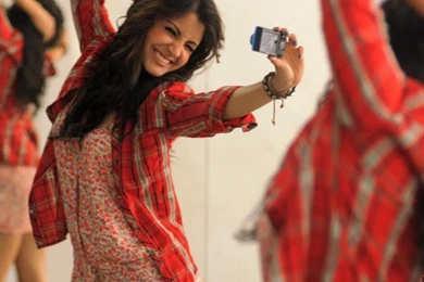 Free Download Cute Anushka Sharma Wallpapers 2015