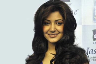 Beautifull Cute Hot Actress Anushka Sharma Hd Wallpape Images ...