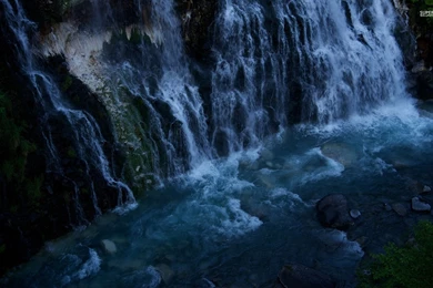 Water Falling On The Rocks Wallpapers   Nature Wallpapers