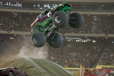 25 Monster Truck HD Wallpapers