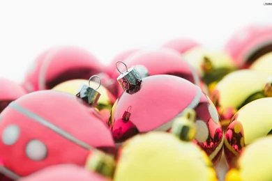 YouWall   Colored Christmas Balls Wallpapers   Wallpaper,wallpapers ...