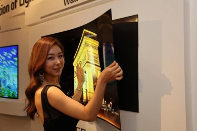 LG Display Shows Off Press on 'wallpaper' TV Under 1mm Thick   CNET