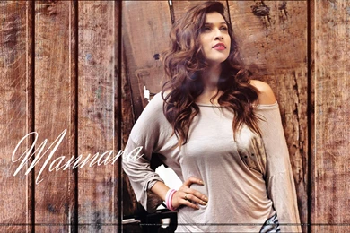 25 Social Media Beauties On Bright Board Latest Wallpapers