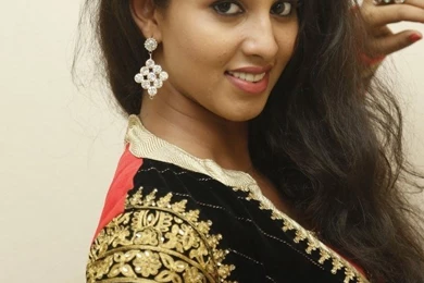 Actress Hd Photos: Pavani Wallpapers