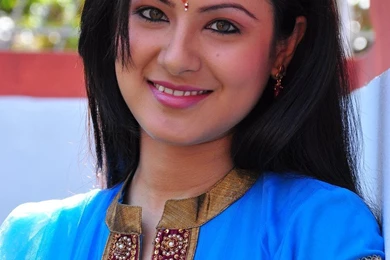 Wallpapers Telugu Veedu Theda Movie Actress Pooja Latest Cute Pics ...