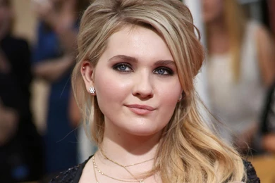 Hollywood Actress Abigail Breslin Hd Wallpapers