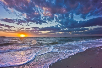 Amazing Golden Sunset At The Beach Wallpapers   Beach Wallpapers ...