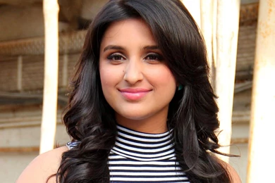 Cute Parineeti Chopra Bollywood Heroine HD Wallpapers